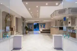Hotel «Cronulla», Каламакион