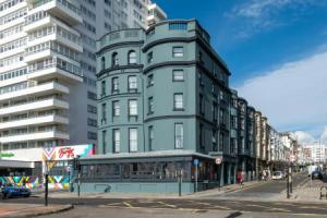 West Beach Hotel Brighton, Брайтон