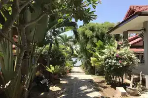 Suksom Resort, Мэнам