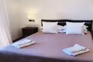 Villa Lavinia B&B, Монтескудайо