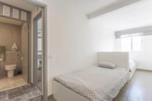 Modern 3 Bedroom Duplex Adeje City Center, Адехе