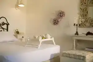Althea Suites, Алонисос