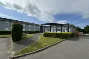Отель «Kyriad Direct Reims Bezannes», Реймс
