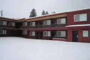 Revelstoke Lodge, Ревелсток