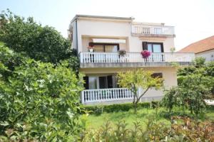 Comfortable Apartment for 5 Persons, Задар