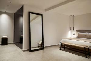 Отель «SantAnna Luxury Suites», Имеровигли
