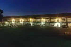 Отель «Niagara Falls Courtside Inn», Ниагара-Фоллс