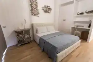 Love & Fama Hotel, Сабаудия