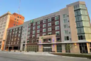 Holiday Inn Express & Suites Lincoln Downtown by IHG, Линкольн