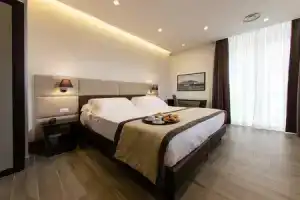 Hotel «Palazzo Argenta», Неаполь