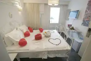 Büyükada Port Hotel, Бююкада