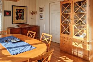 Awesome Home in Mandal With Wifi and 4 Bedrooms, Мандал