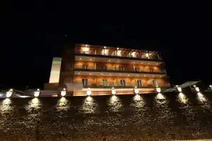Karos Hotel Llaman, Химара