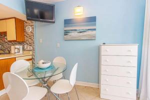 Ocean View Studio with Great Views! Palace Resort 1605, Миртл Бич