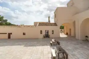 Отель «Masseria Fontana di Vite», Матера
