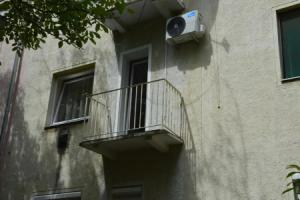 Adél Apartman, Мако
