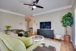 Greensboro Condo Rental Near Hospital & Trails!, Гринсборо