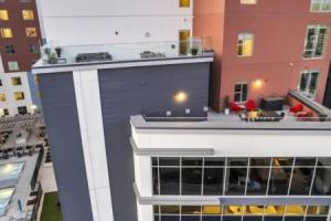 Beverly Hills Penthouse Suite, Нэшвилл
