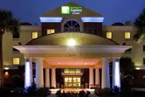 Holiday Inn Express Hotel & Suites St. Petersburg North (I-275), Сент-Питерсберг