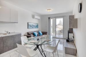 Deluxe 2BR Apartment in Central St Julian's, Пемброк