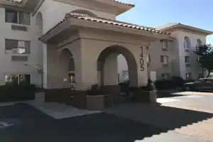 Апарт-отель «Holiday Inn Express & Suites Phoenix - West, an IHG», Меса