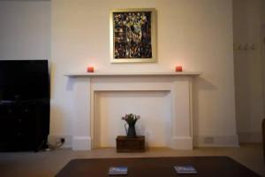 Grade 1 Listed 2 Bedroom Flat in Famous Sussex Square, Брайтон