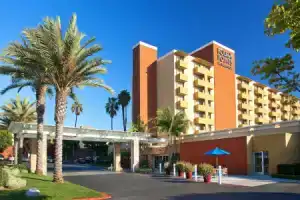Отель «Four Points by Sheraton Los Angeles Westside», Лос-Анджелес