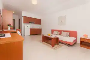Apartments Igor, Krvavica
