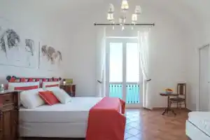 Starhost Vietri sul Mare, Кава-де-Тиррени