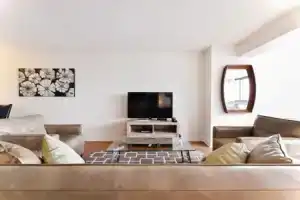 Global Luxury Suites at Emerson Place, Бостон