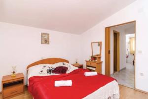 Awesome Home in Plat With Wifi and 1 Bedrooms, Млини