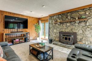 Ski, Hike & Fish: Mtn-view Maggie Valley Retreat, Магги-Валли