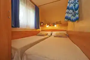 Cozy Pine Forest Chalet, Бая-Домиция