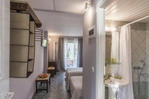 Tellis Holiday Rooms, Мораитика