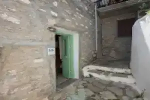 Kyklameno Studio No 3, Сими