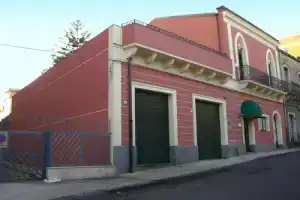 ALHAMBRA - B&B - Guest House di Charme, Джарре