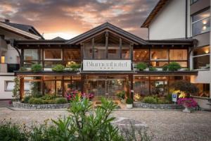 Baumgartner's Blumenhotel, Шена