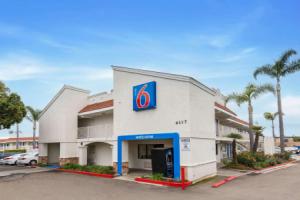 Motel «6-Carlsbad, Ca - East Near Legoland», Карлсбад