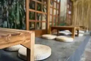 Kinnotel, Пхрэ