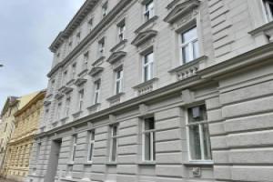 Apartment with parking in the Center - 500m from Hlavní nádraží, Брно