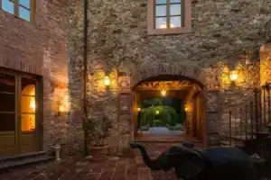 Elegant Tuscan Village Luxury Residence up to 24 Guests-borgo Bernardo, Лукка
