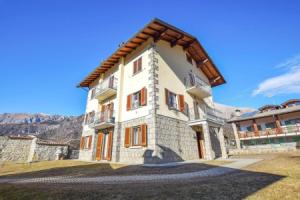Amazing Apartment in Castione d. Presolana With Wifi and 2 Bedrooms, Кастьоне-делла-Презолана
