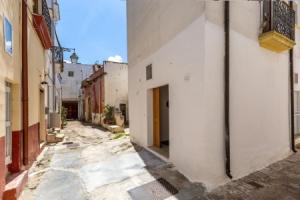 3482 Vico dei Mille by Barbarhouse, Тулье