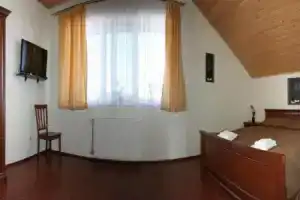 Панорама Карпат, Поляна