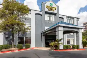 Отель «Quality Suites», Остин