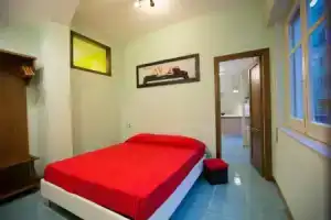 Il Nido del sole, Чефалу
