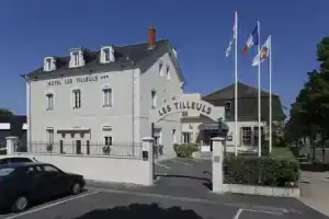 Отель «Hôtel Les Tilleuls, Bourges», Бурж