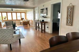 Charming 1940 Waterfront 2br-2ba Condo 2 Bedroom Condo by RedAwning, Клируотер Бич