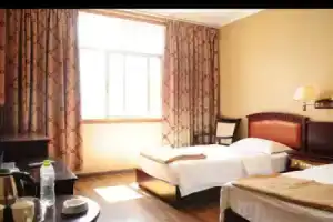 Jinlin Hostel, Дали