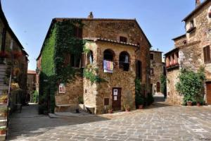 Montemerano-Saturnia House Apartment, Монтемерано